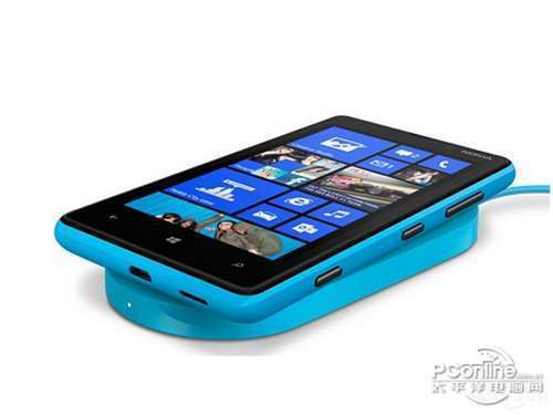 诺基亚 Lumia 820