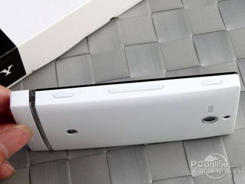 索尼 ST25i(Xperia U)